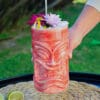 vaso-tiki-luau-rojo-mano vaso-tiki-luau-rojo-mano